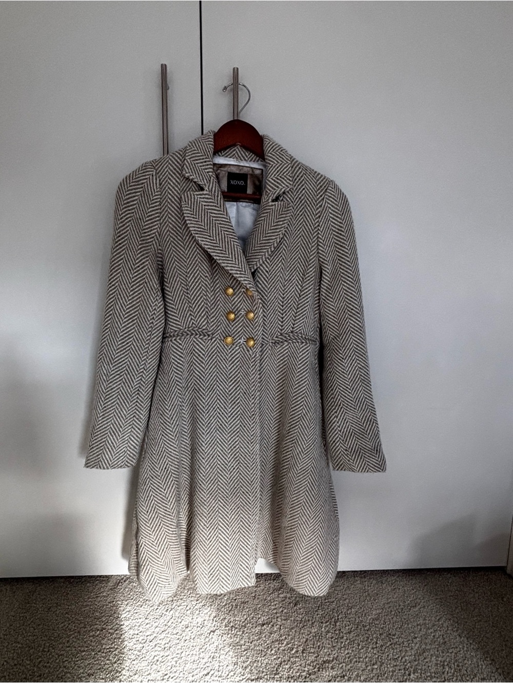 Women's Herringbone Double-Breasted Coat in Cream and Tan